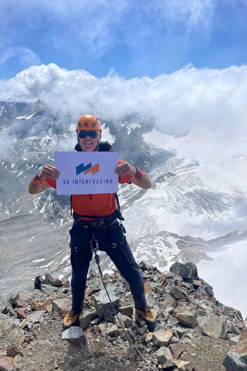 CEO am Kipfel des Piz Buin