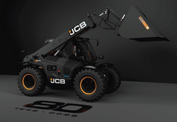 JCB Black Edition in dunklem Raum