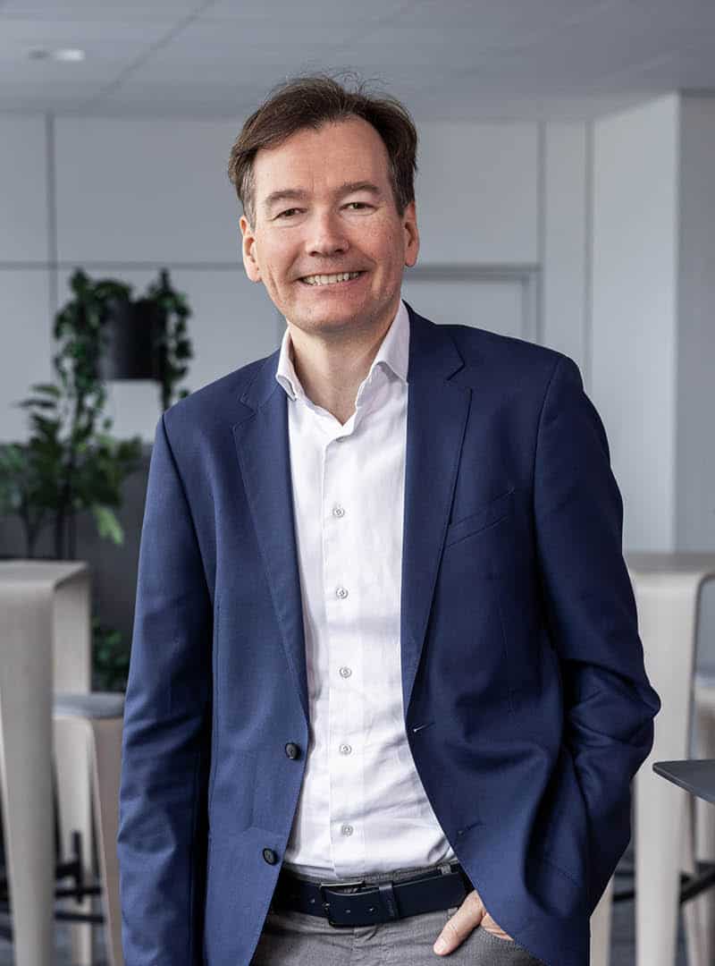 Portraitfoto von Lukas Bernhart, Leitung Agro Commodities, Vice President