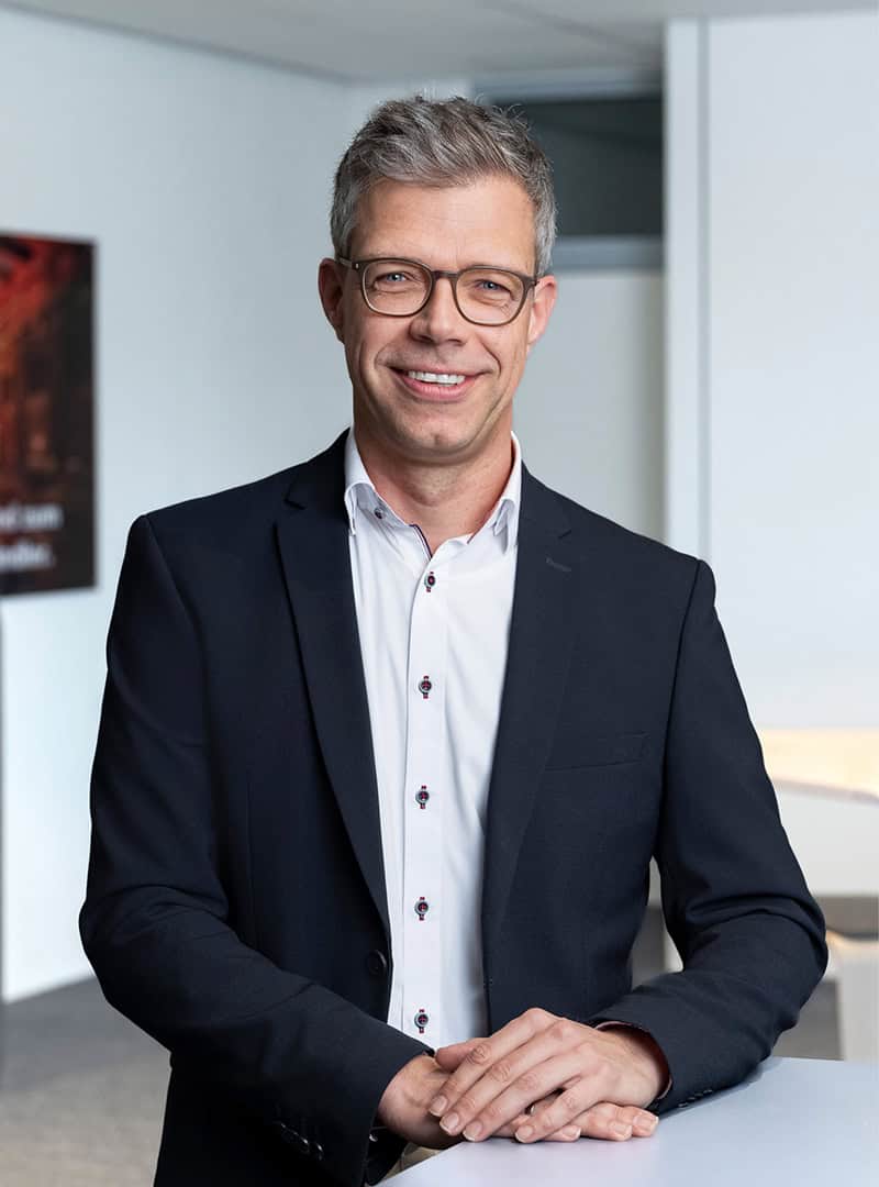 Portraitfoto von Stefan Aschenberger, Leiter Accouting & Controlling, Vice President